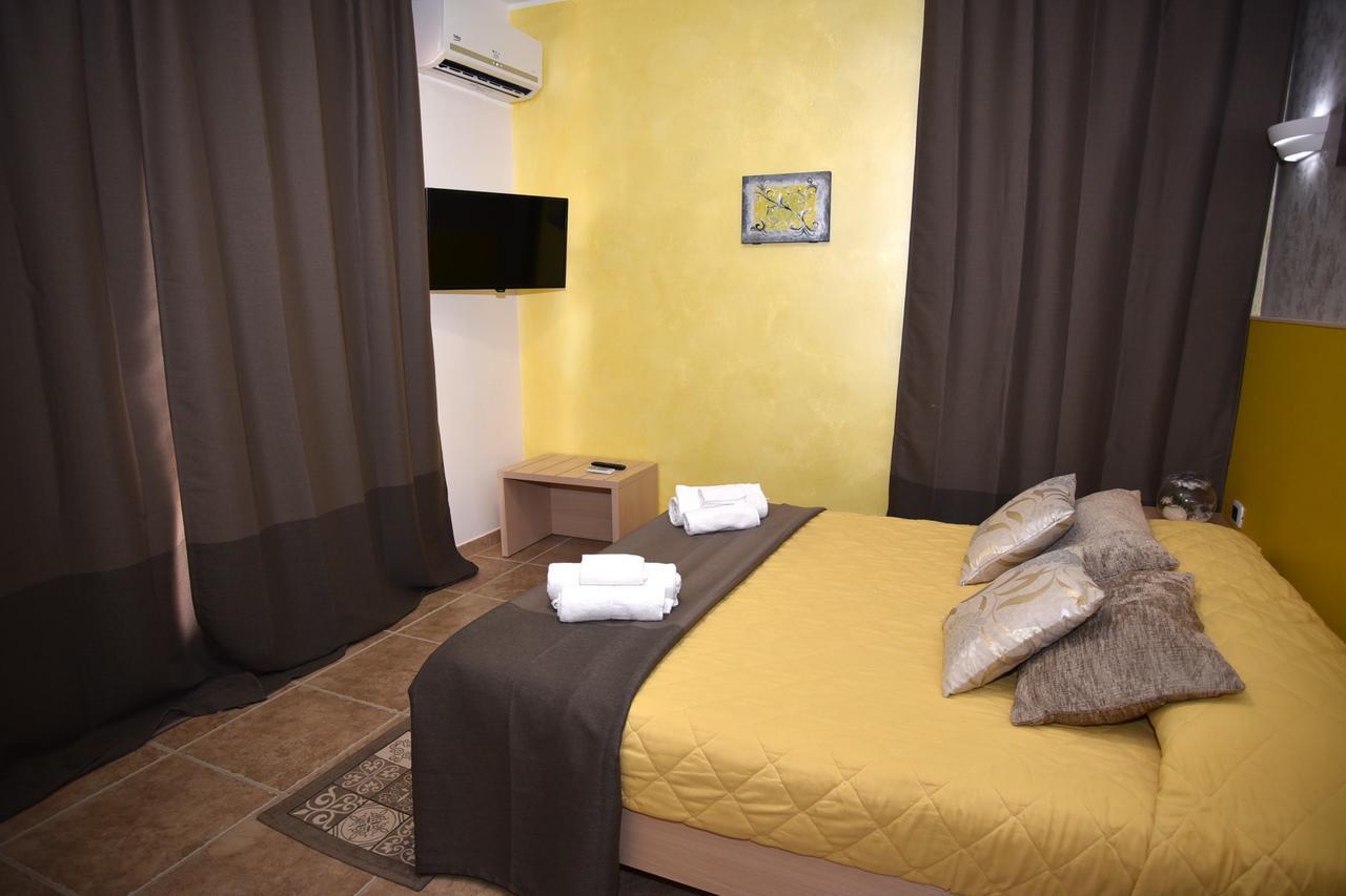 Villa Marzia ปอร์โตเชซาเรโอ ภายนอก รูปภาพ
